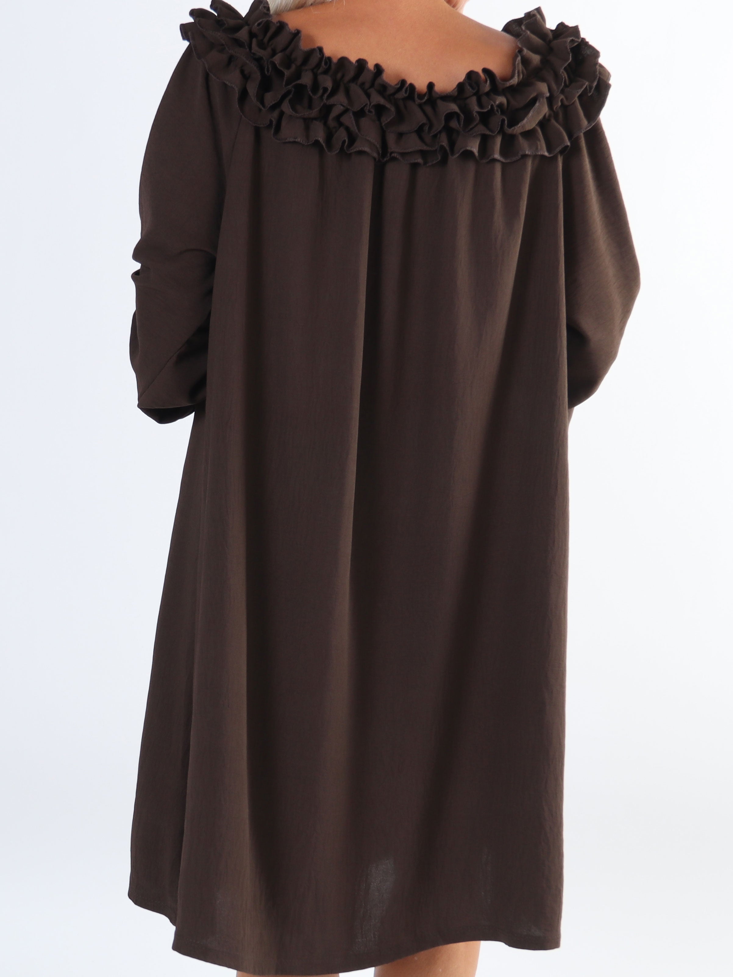 Chili Dress - Plus size kjole med lange ærmer og flæser